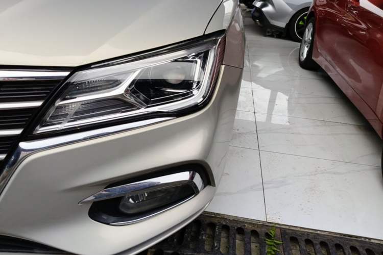 Used Roewe i5 2020 1.5L Automatic 4G Connect Luxury Flagship Edition Left Front Headlight