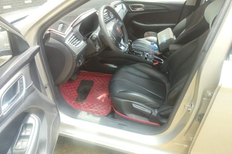 Used Roewe i5 2020 1.5L Automatic 4G Connect Luxury Flagship Edition Left Front Seat
