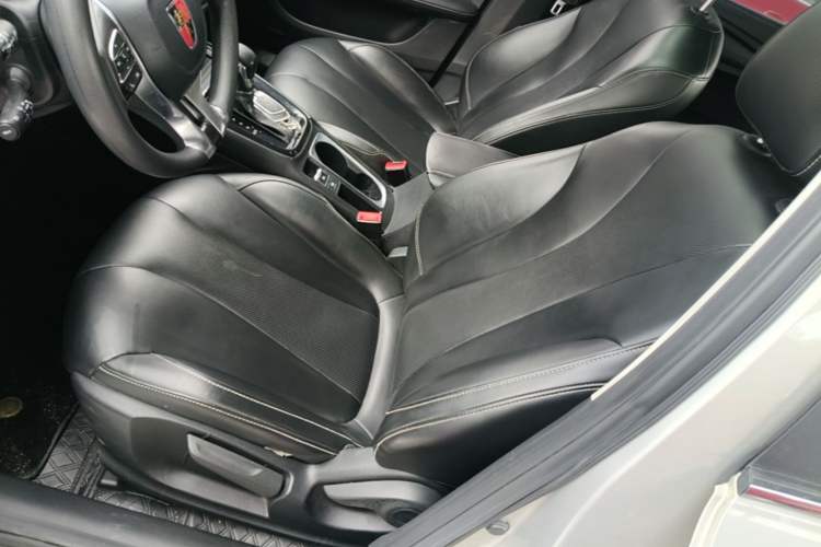 Used Roewe i5 2020 1.5L Automatic 4G Connect Luxury Flagship Edition Left Front Seat
