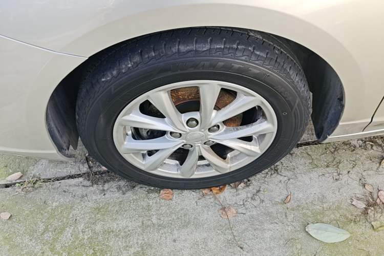 Used Roewe i5 2020 1.5L Manual 4G Connect Luxury Edition Left Front Wheel Hub