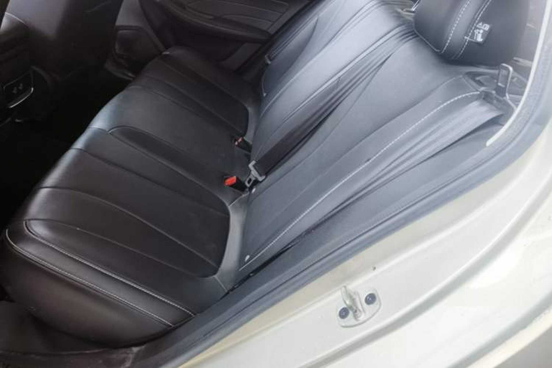 Used Roewe i5 2020 1.5L Automatic 4G Connect Luxury Flagship Edition Left Rear Seat