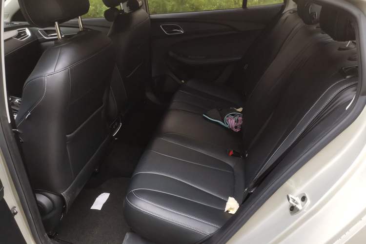 Used Roewe i5 2020 1.5L Automatic 4G Connect Luxury Flagship Edition Left Rear Seat