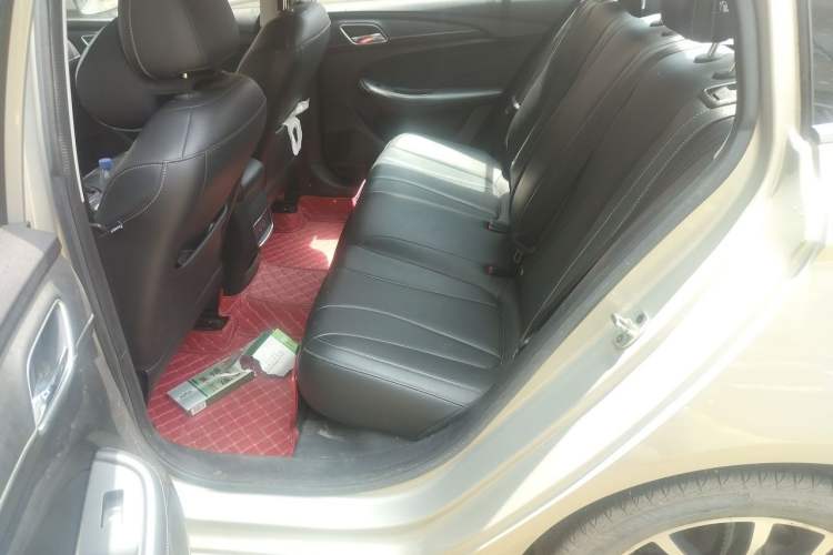 Used Roewe i5 2020 1.5L Automatic 4G Connect Luxury Flagship Edition Left Rear Seat