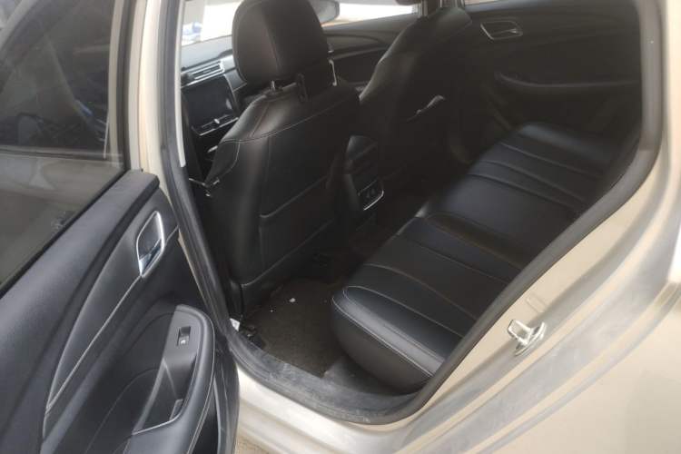Used Roewe i5 2020 1.5L Automatic 4G Connect Luxury Flagship Edition Left Rear Seat