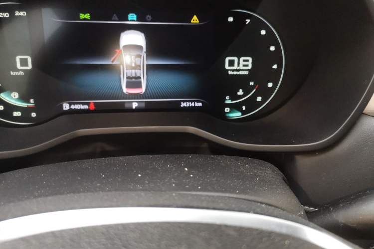 Used Roewe i5 2020 1.5L Automatic 4G Connect Luxury Flagship Edition Odometer Close Up