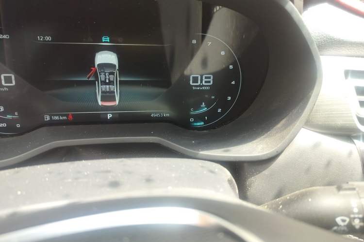 Used Roewe i5 2020 1.5L Automatic 4G Connect Luxury Flagship Edition Odometer Close Up