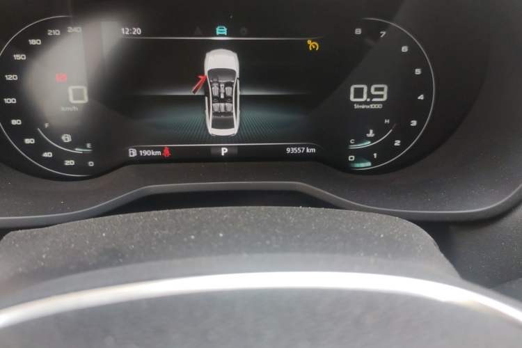 Used Roewe i5 2020 1.5L Automatic 4G Connect Luxury Flagship Edition Odometer Close Up