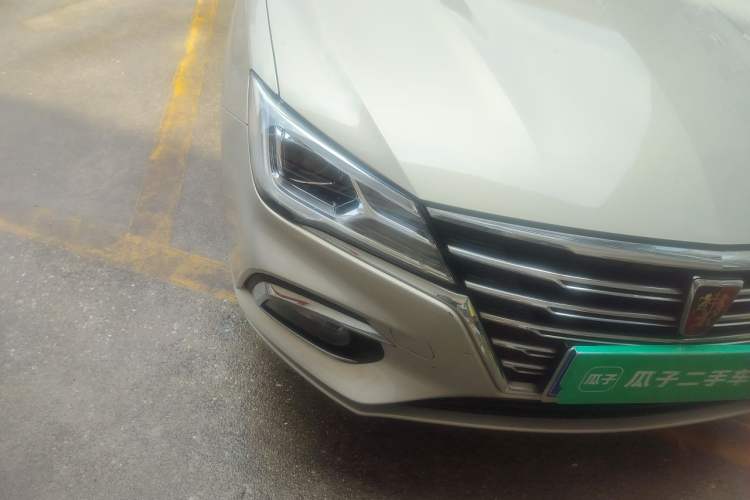 Used Roewe i5 2020 1.5L Automatic 4G Connect Luxury Flagship Edition Right Front Headlight