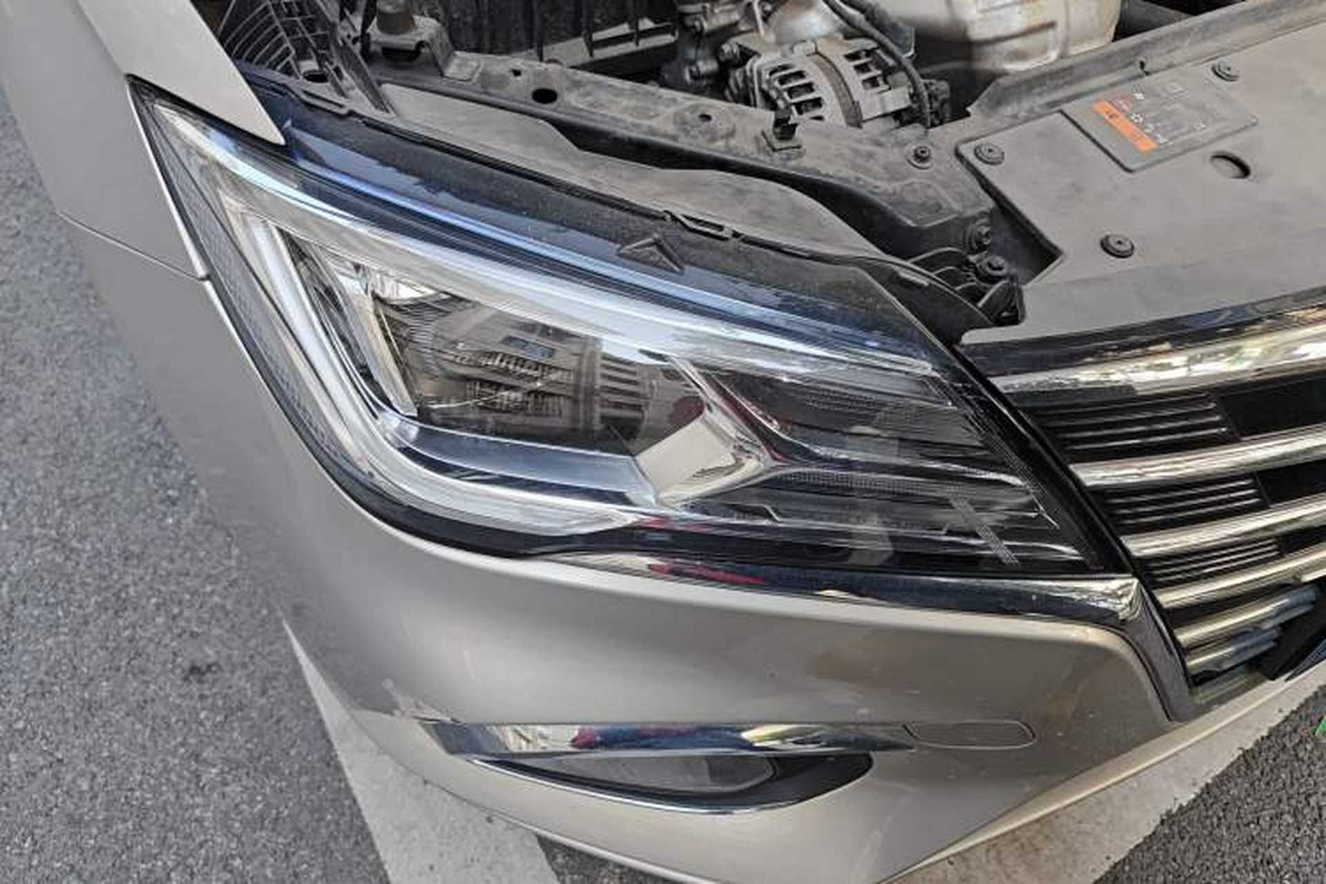 Used Roewe i5 2020 1.5L Automatic 4G Connect Luxury Flagship Edition Right Front Headlight