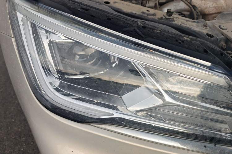 Used Roewe i5 2020 1.5L Manual 4G Connect Luxury Edition Right Front Headlight