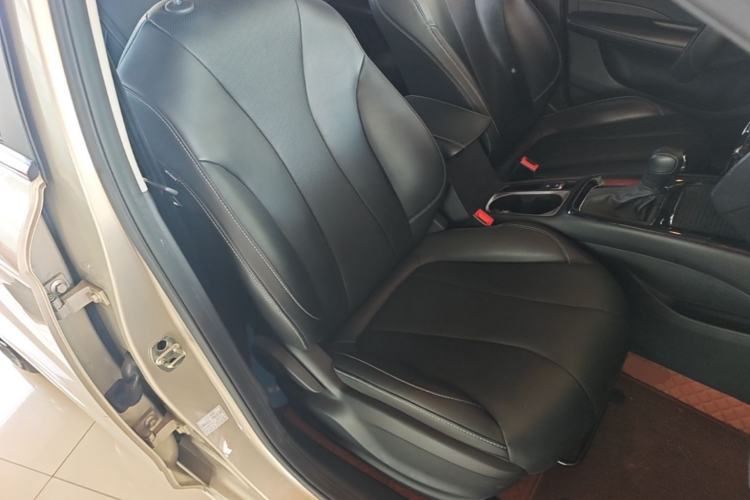 Used Roewe i5 2020 1.5L Automatic 4G Connect Luxury Flagship Edition Right Front Seat