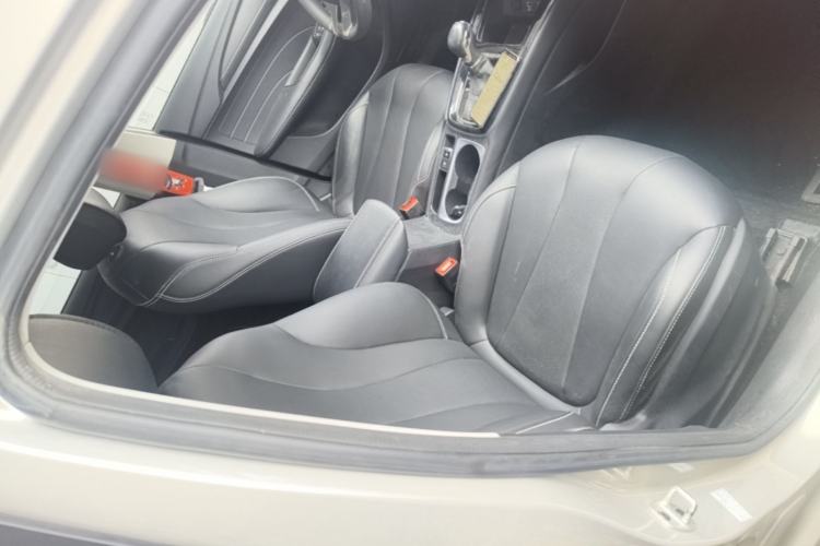 Used Roewe i5 2020 1.5L Automatic 4G Connect Luxury Flagship Edition Right Front Seat