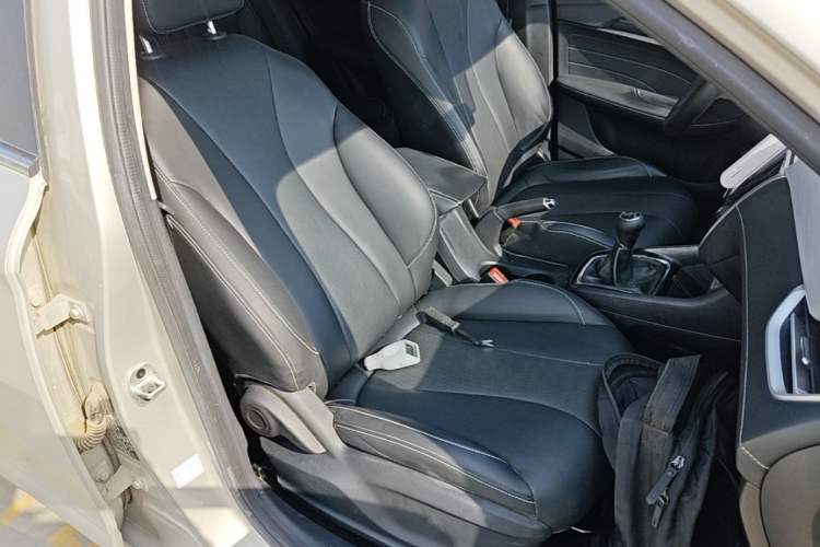 Used Roewe i5 2020 1.5L Manual 4G Connect Leehao Flagship Edition Right Front Seat
