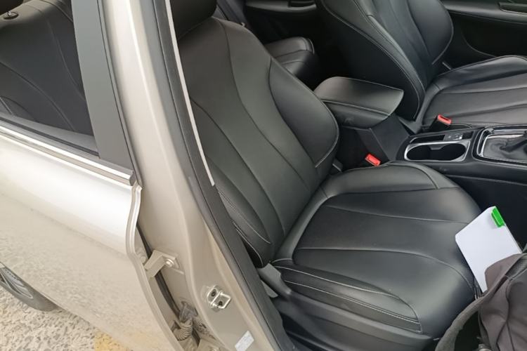 Used Roewe i5 2020 1.5L Automatic 4G Connect Luxury Flagship Edition Right Front Seat