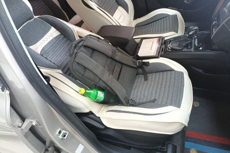 Used Roewe i5 2020 1.5L Automatic 4G Connect Luxury Flagship Edition Right Front Seat