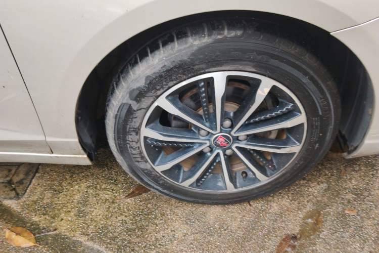 Used Roewe i5  Right Front Wheel Hub