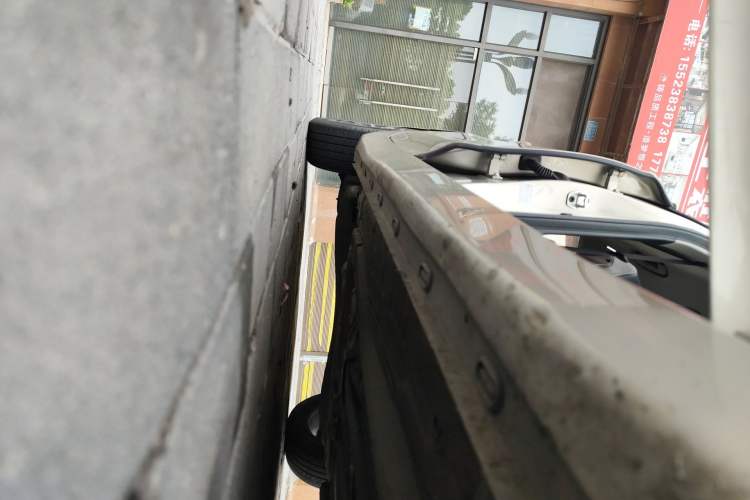 Used Roewe i5 2020 1.5L Automatic 4G Connect Luxury Flagship Edition Right Side Sill