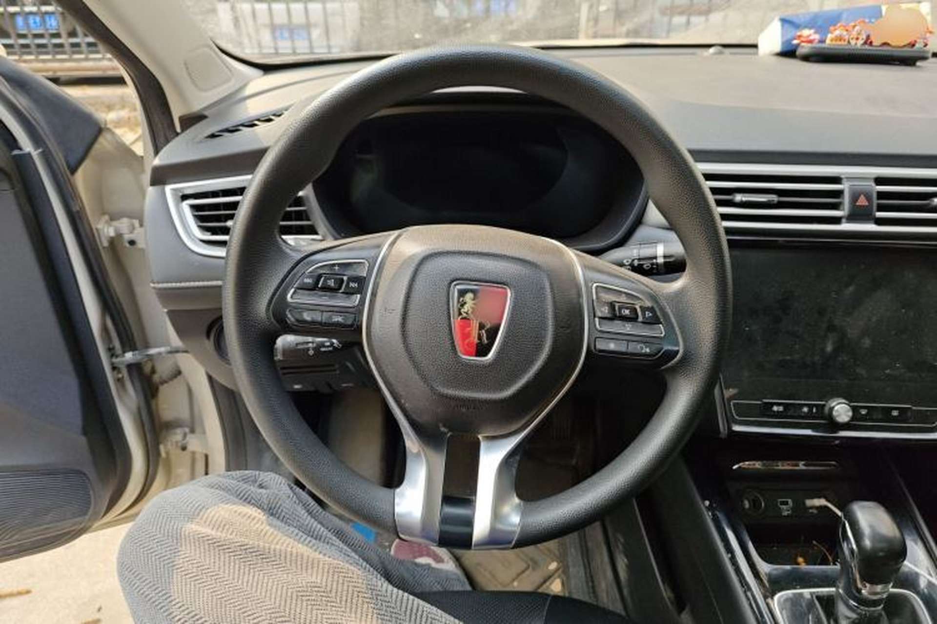 Used Roewe i5 2020 1.5L Automatic 4G Connect Luxury Flagship Edition Steering Wheel