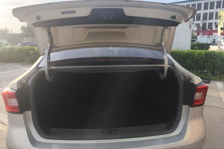 Used Roewe i5 2020 1.5L Manual 4G Connect Luxury Edition Trunk