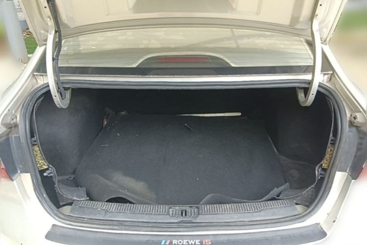 Used Roewe i5 2020 1.5L Automatic 4G Connect Luxury Flagship Edition Trunk