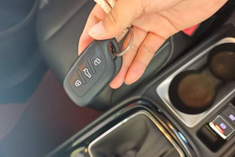 Used Roewe i5 2020 1.5L Automatic 4G Connect Luxury Flagship Edition Vehicle Key