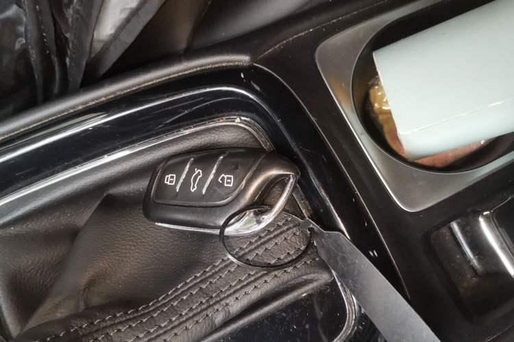 Used Roewe i5 2020 1.5L Automatic 4G Connect Luxury Flagship Edition Vehicle Key