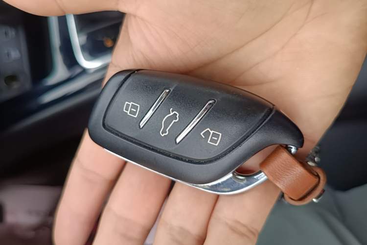 Used Roewe i5 2020 1.5L Automatic 4G Connect Luxury Flagship Edition Vehicle Key