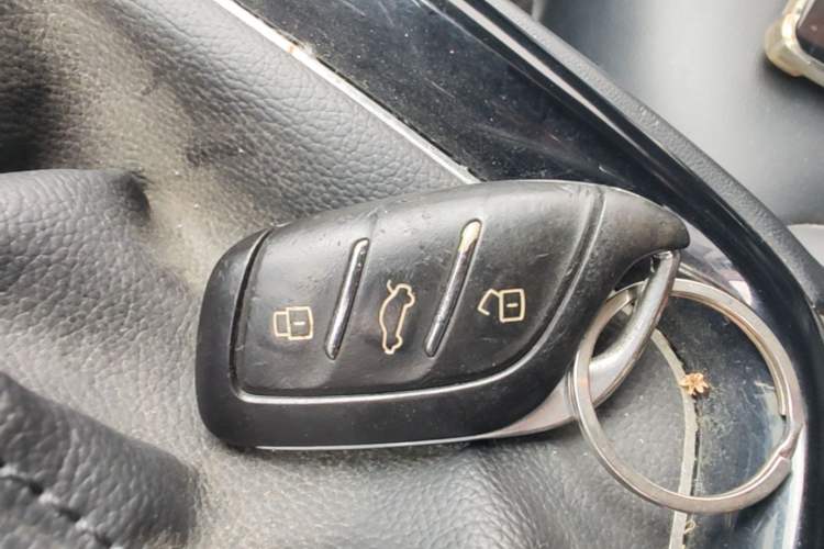 Used Roewe i5 2020 1.5L Automatic 4G Connect Luxury Flagship Edition Vehicle Key
