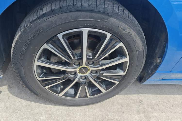 Used Roewe i5 2021 1.5L CVT Diamond Edition Exterior 4