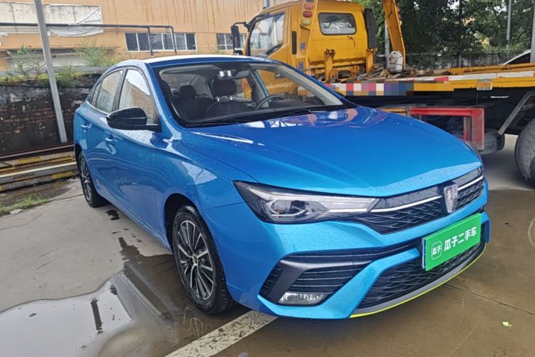 Used Roewe i5 2021 1.5L Manual Platinum Edition Front Right 45 Deg