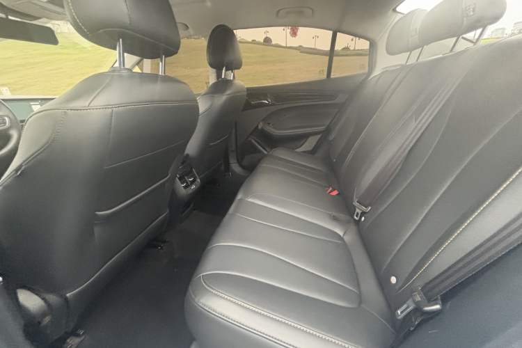 Used Roewe i5 2021 1.5L CVT Diamond Edition Interior 3