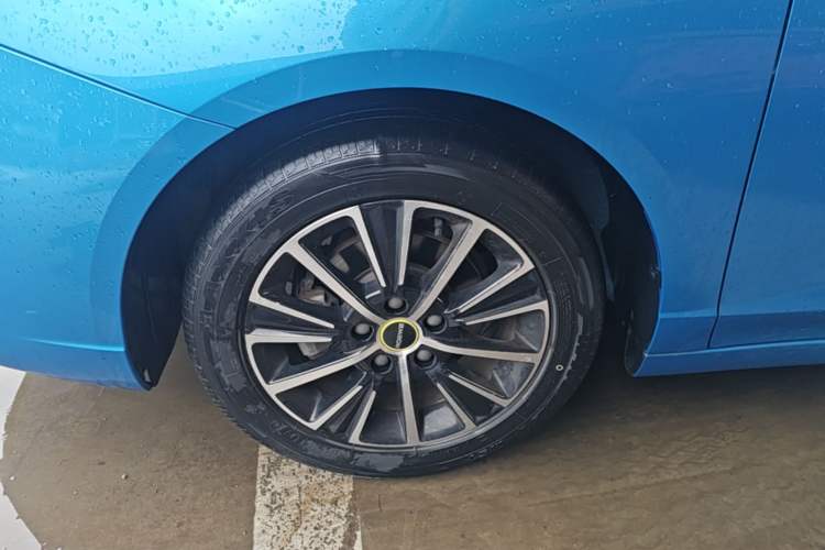 Used Roewe i5 2021 1.5L Manual Platinum Edition Left Front Wheel Hub
