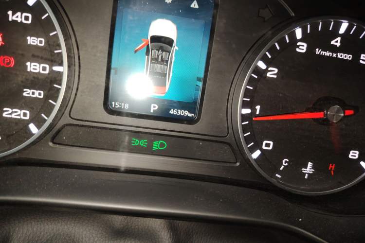 Used Roewe i5 2021 1.5L CVT Platinum Edition Odometer Close Up