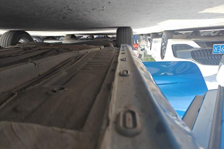 Used Roewe i5 2021 1.5L CVT Diamond Edition Right Side Sill