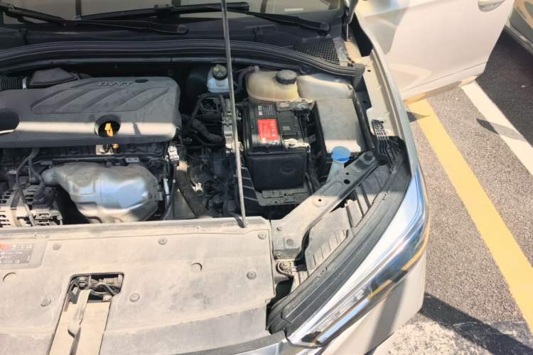 Used Roewe i5 2021 1.5L CVT Diamond Edition Engine Bay Left