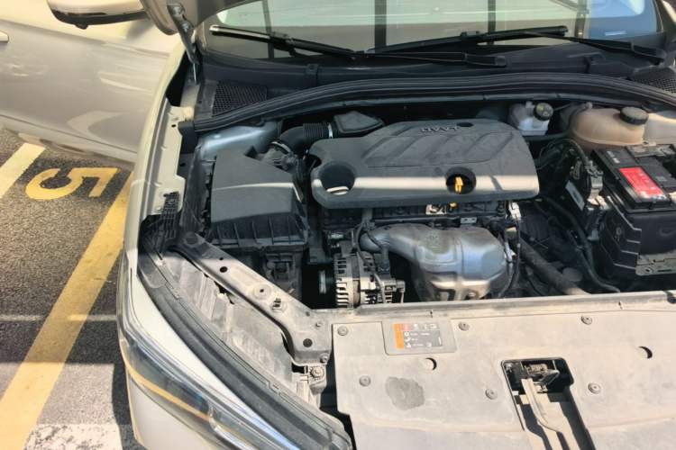 Used Roewe i5 2021 1.5L CVT Diamond Edition Engine Bay Right
