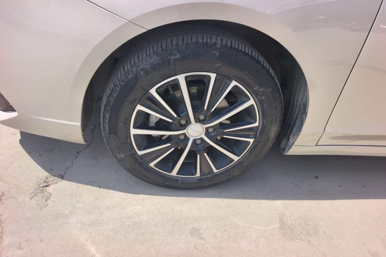 Used Roewe i5 2021 1.5L CVT Diamond Edition Exterior 4