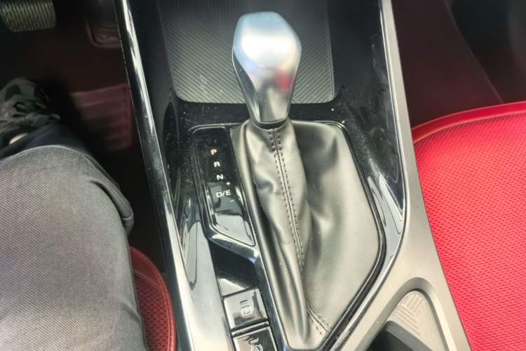 Used Roewe i5 2021 1.5L CVT Diamond Edition Gear Lever