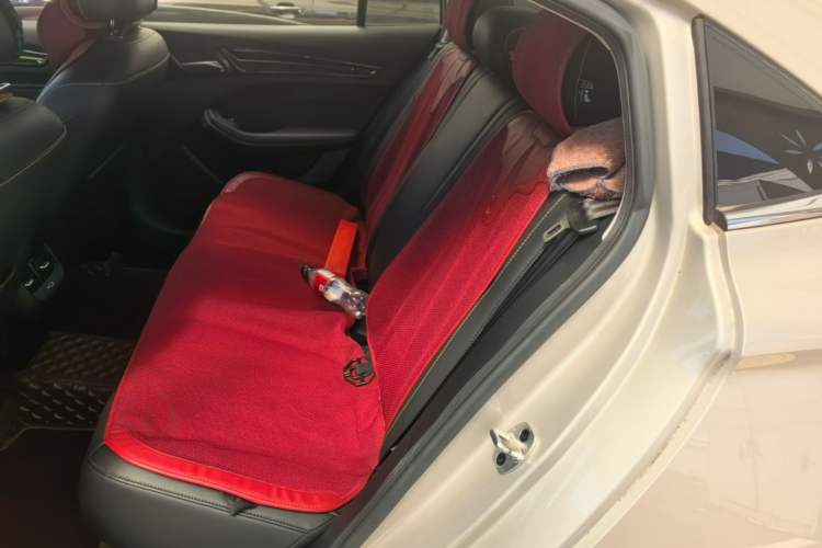 Used Roewe i5 2021 1.5L CVT Diamond Edition Left Rear Seat
