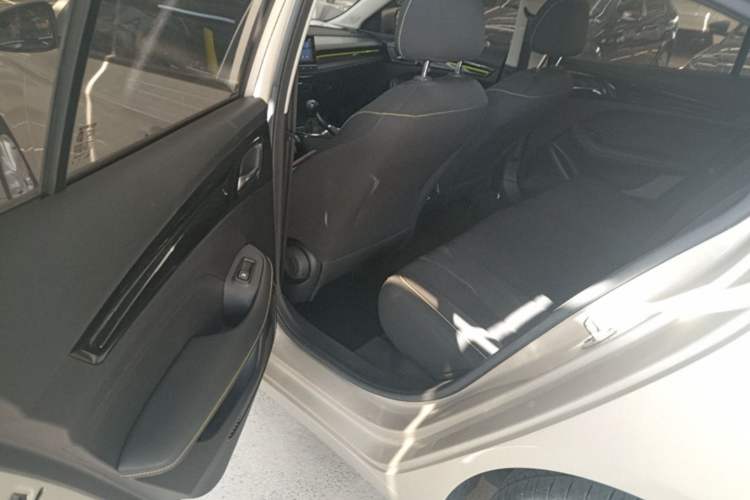 Used Roewe i5 2021 1.5L Manual Platinum Edition Left Rear Seat