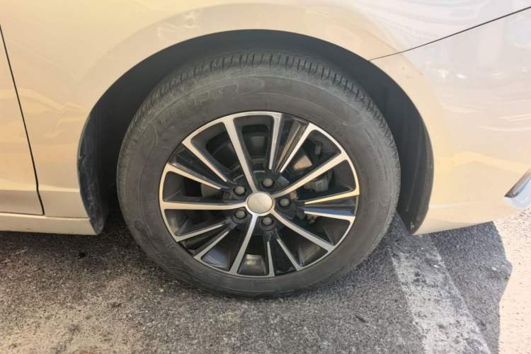 Used Roewe i5 2021 1.5L CVT Diamond Edition Right Front Wheel Hub