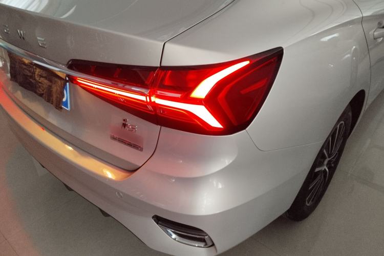 Used Roewe i5 2021 1.5L CVT Diamond Edition Right Rear Taillight