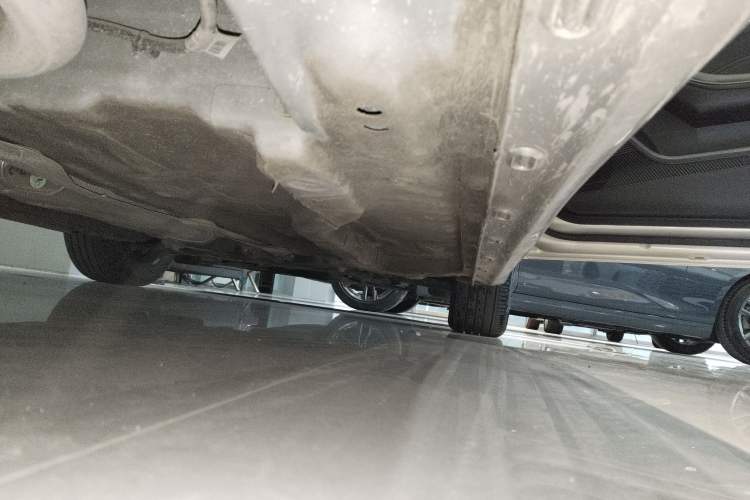 Used Roewe i5 2021 1.5L CVT Diamond Edition Right Side Sill