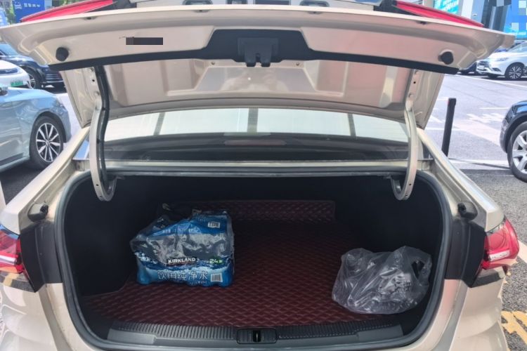 Used Roewe i5 2021 1.5L CVT Diamond Edition Trunk