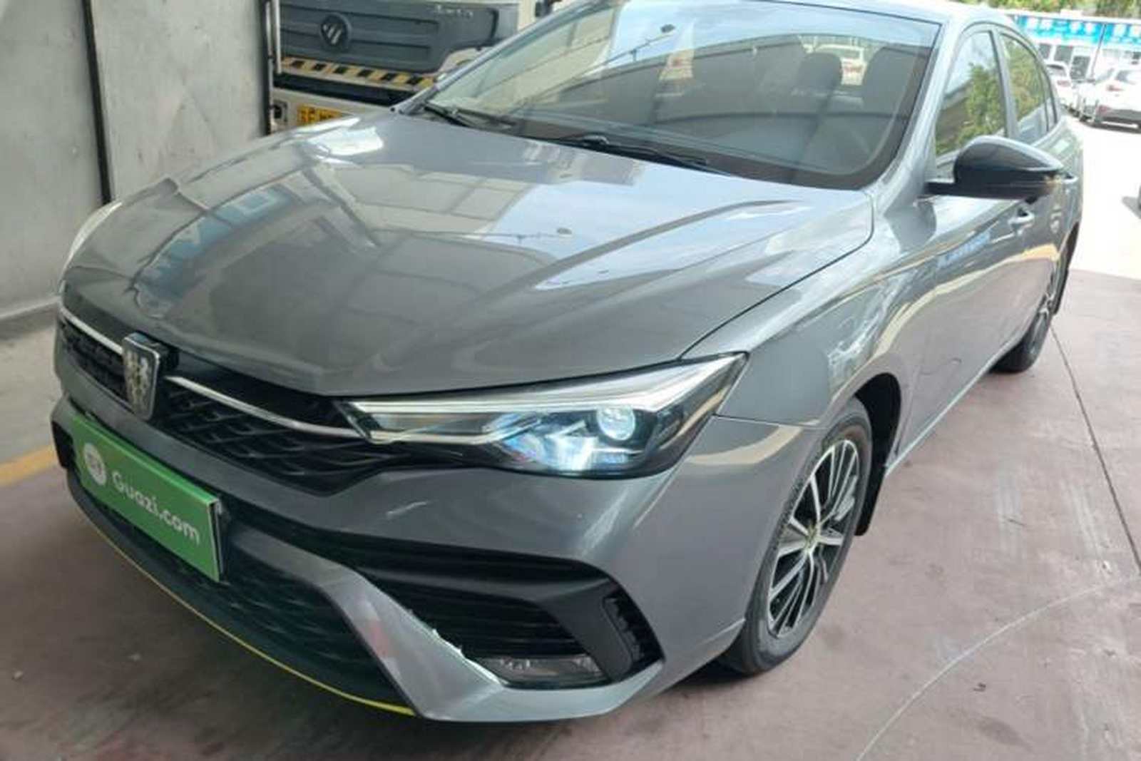 Фото Roewe с площадки