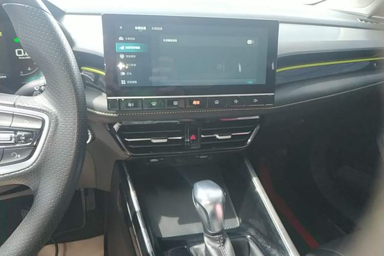 Used Roewe i5 2021 1.5L CVT Starry Edition Audio And AC Panel