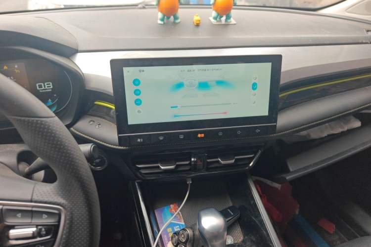 Used Roewe i5 2021 1.5L CVT Diamond Edition Audio And AC Panel