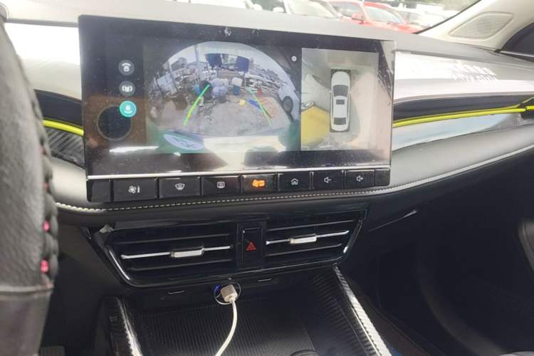 Used Roewe i5 2021 1.5L CVT Diamond Edition Audio And AC Panel