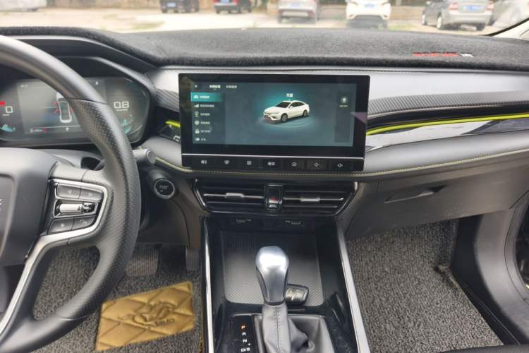 Used Roewe i5 2021 1.5L CVT Diamond Edition Audio And AC Panel