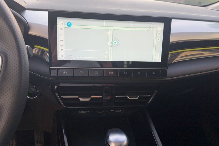 Used Roewe i5 2021 1.5L CVT Diamond Edition Audio And AC Panel